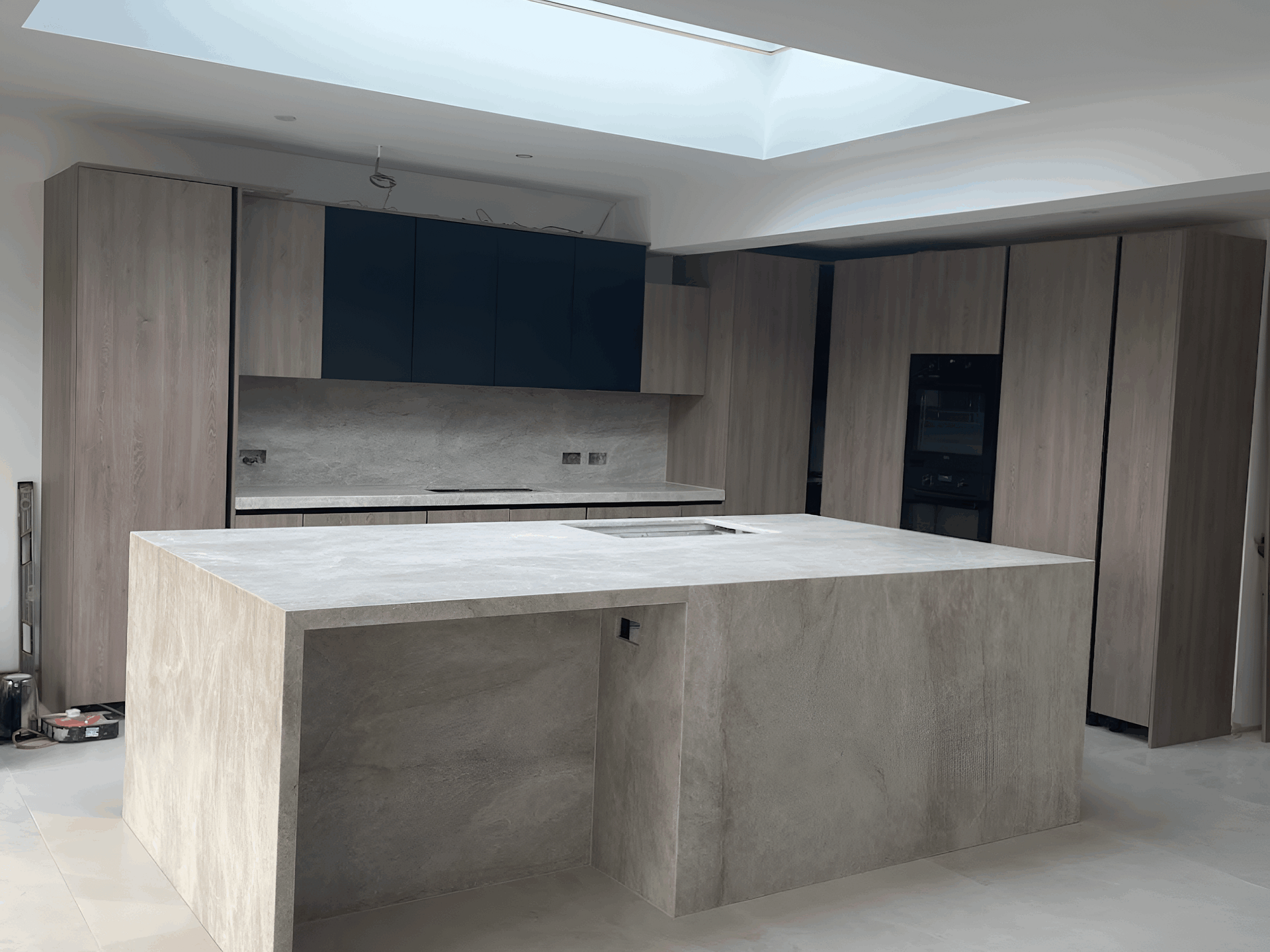 Quartz Kitchen Worktop Fitter & Installation in London by SY Stone