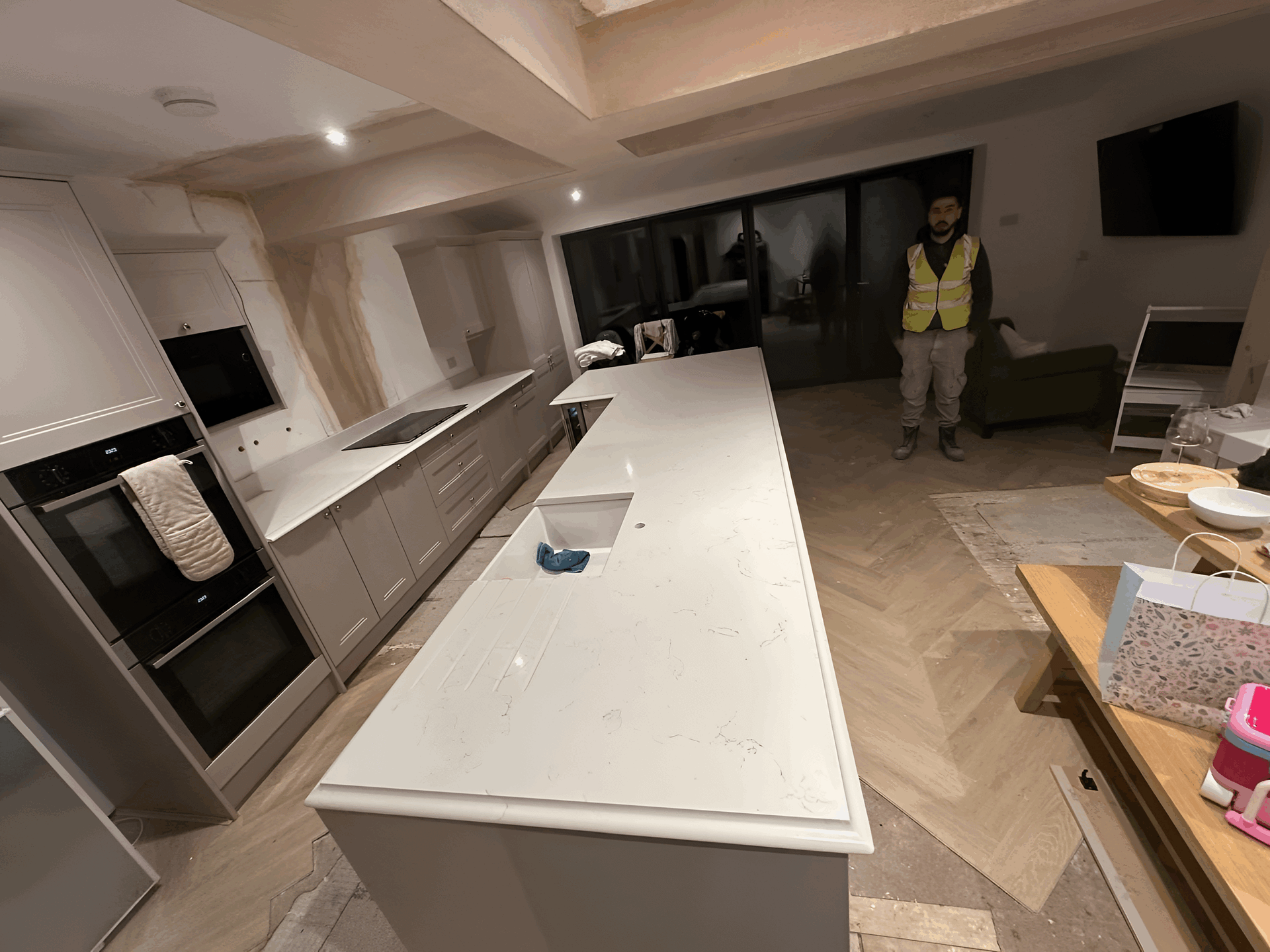 Quartz Kitchen Worktop Fitter & Installation in London by SY Stone